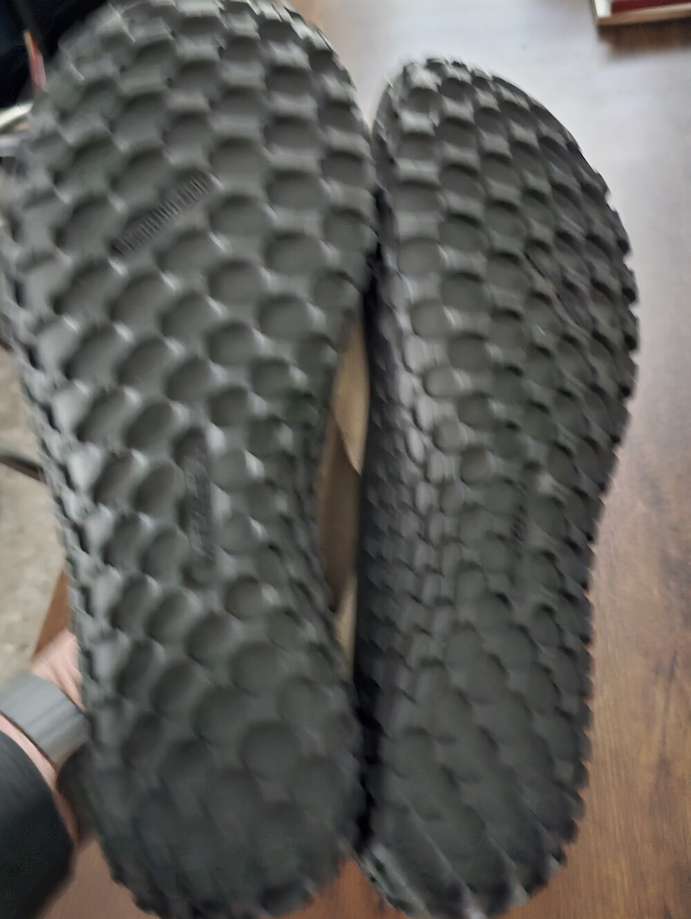 Men's Casual Lace-Up Sneakers in Olive/Brown and Gray- Merrell Size 11. - Picture 5 of 5